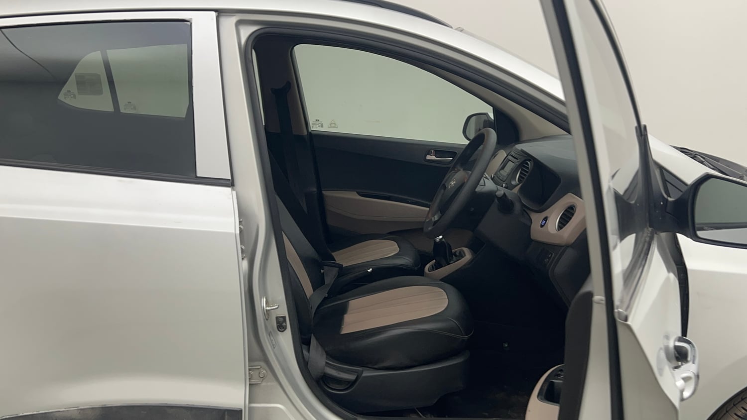 Used 2014 Hyundai Grand i10 Sportz 1.2 Kappa VTVT Petrol Manual interior RIGHT SIDE FRONT DOOR CABIN VIEW