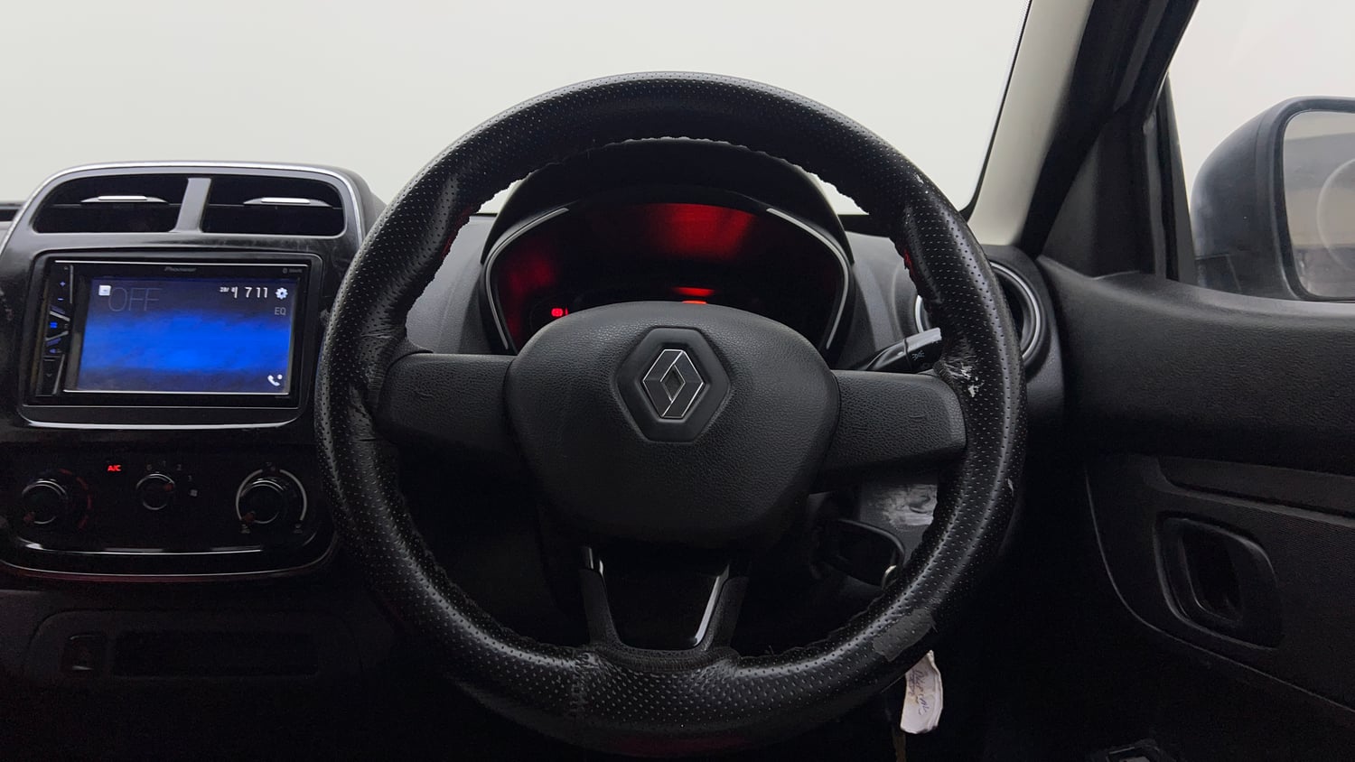 Used 2018 Renault Kwid 1.0 RXL CNG (Outside Fitted) Cng Manual interior STEERING VIEW