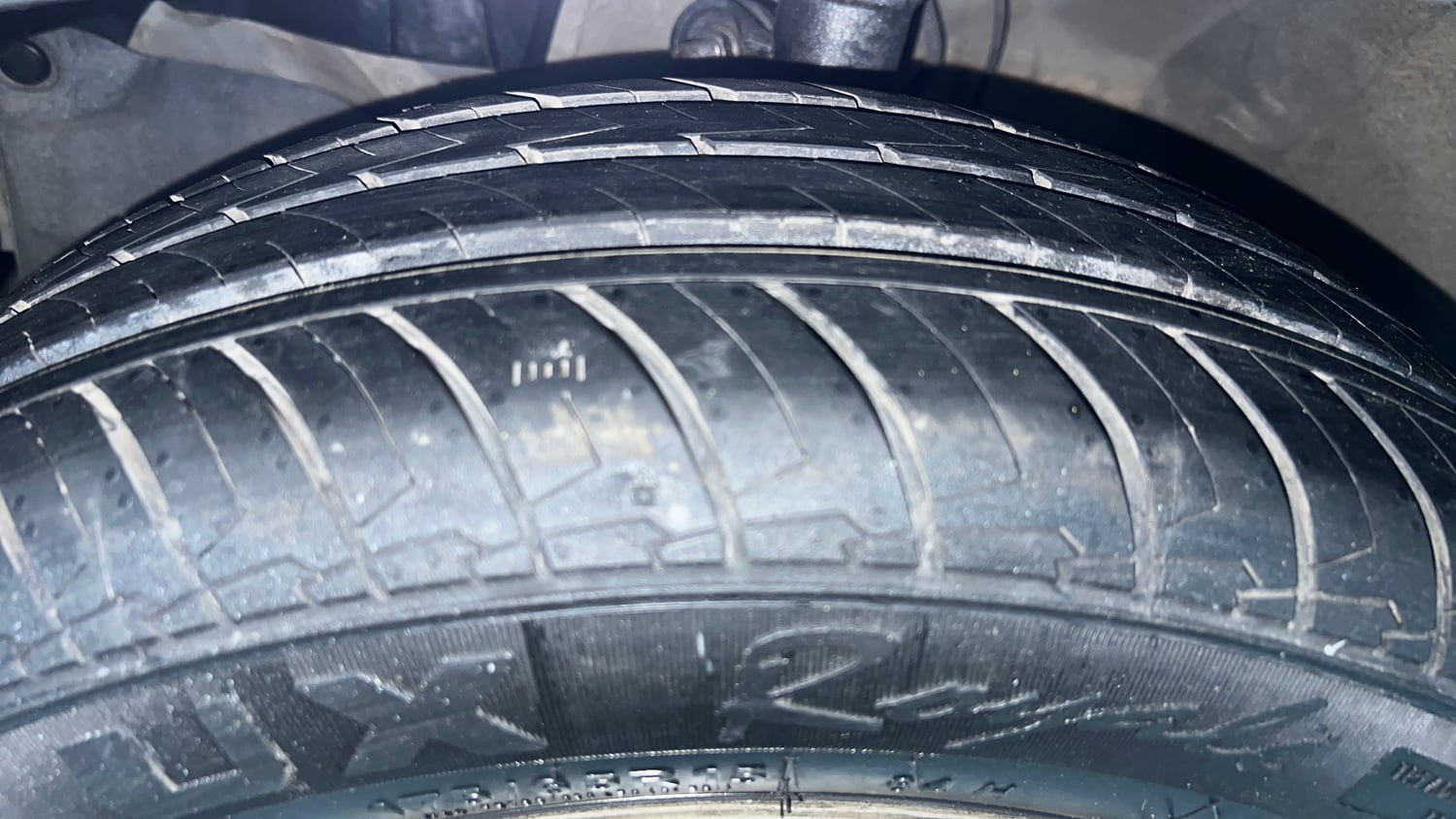 Used 2016 Honda City V Petrol Manual tyres LEFT FRONT TYRE TREAD VIEW