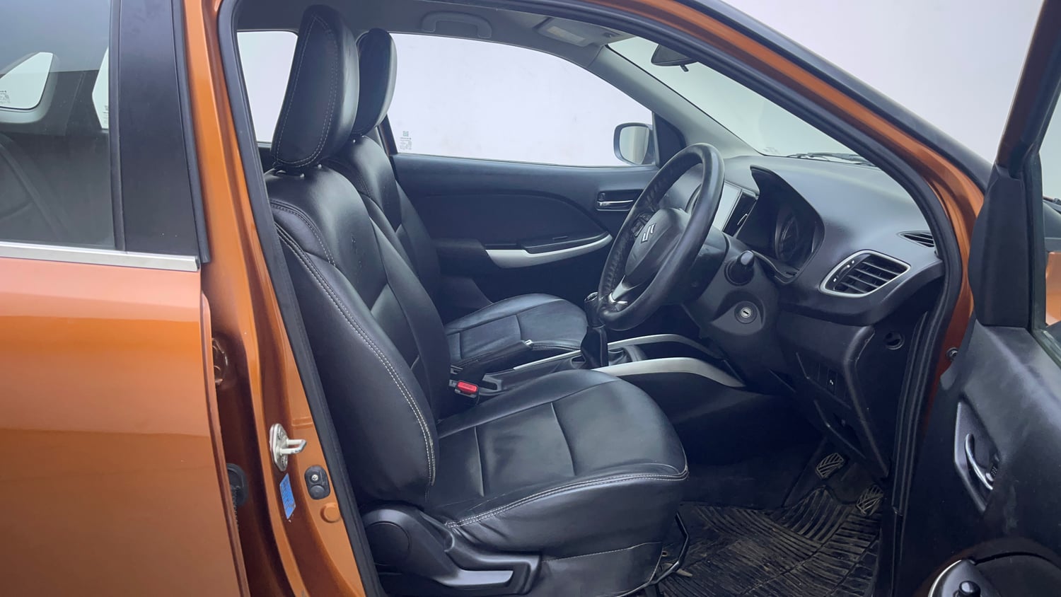 Used 2017 Maruti Suzuki Baleno Delta 1.2 Petrol Manual interior RIGHT SIDE FRONT DOOR CABIN VIEW