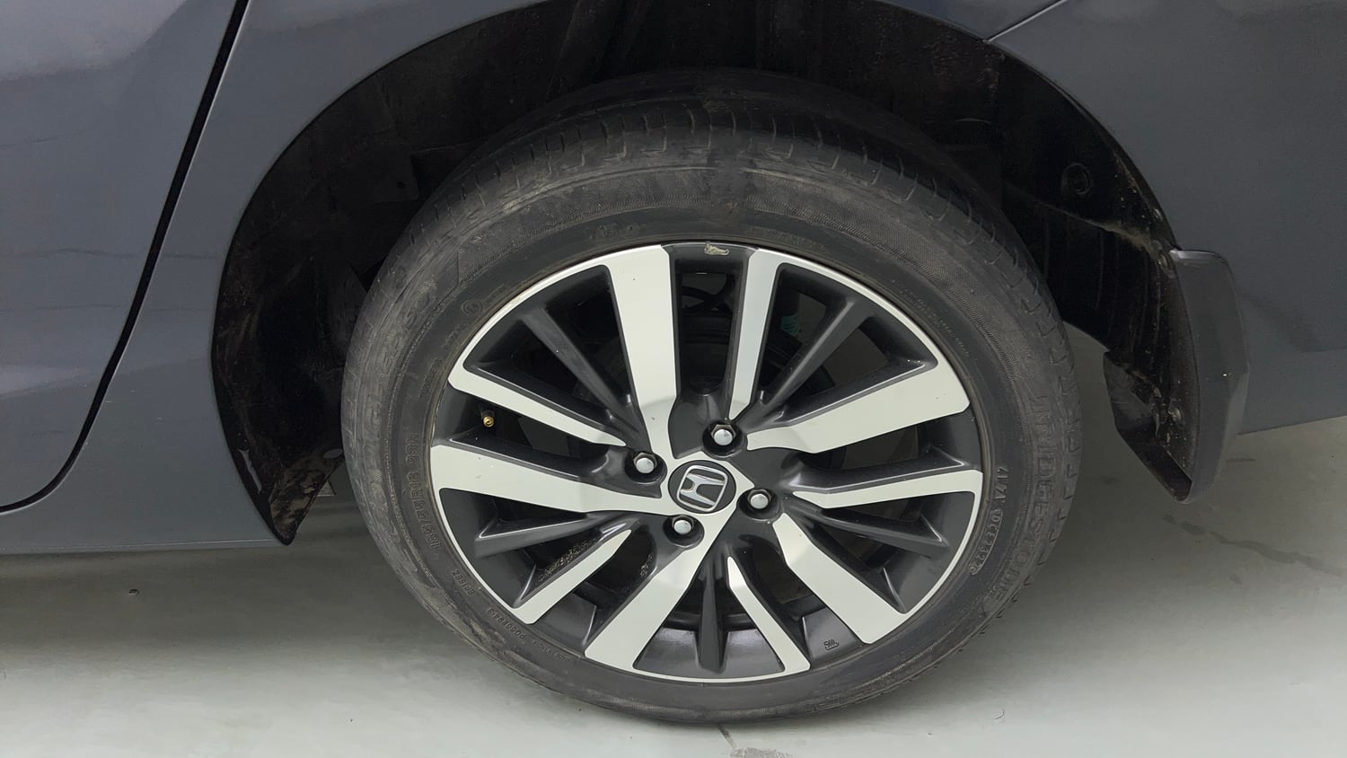 Used 2022 Honda City ZX CVT Petrol Petrol Automatic tyres LEFT REAR TYRE RIM VIEW