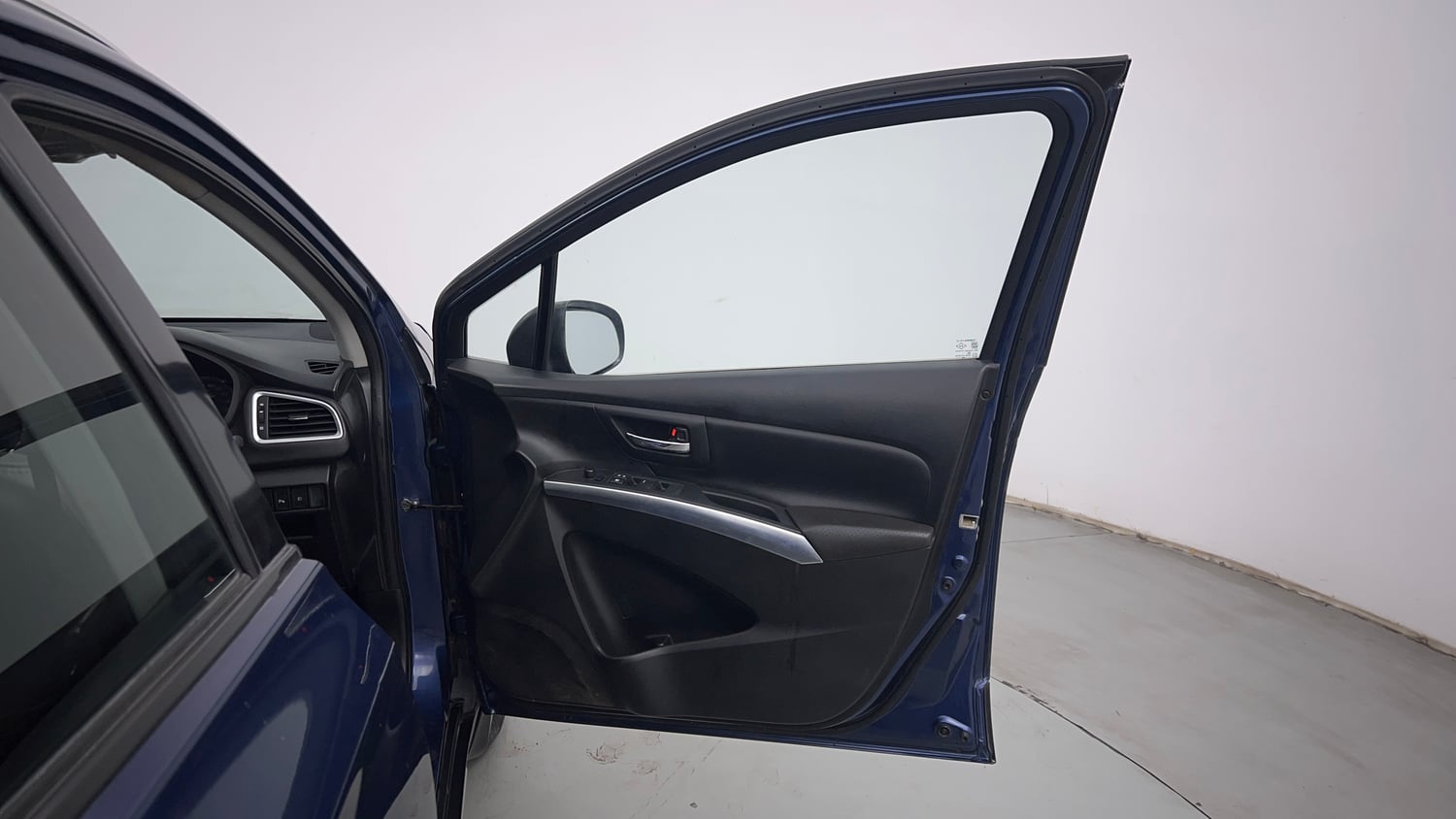 Used 2017 Maruti Suzuki S-Cross Alpha 1.3 Diesel Manual interior RIGHT FRONT DOOR OPEN VIEW