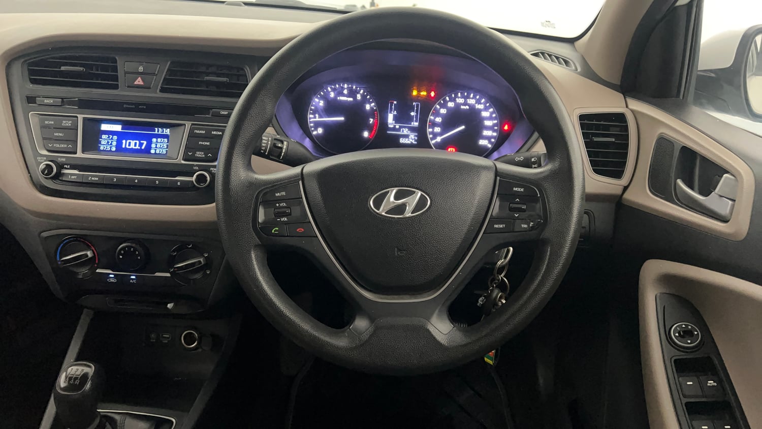 Used 2015 Hyundai Elite i20 Magna 1.2 Petrol Manual interior STEERING VIEW