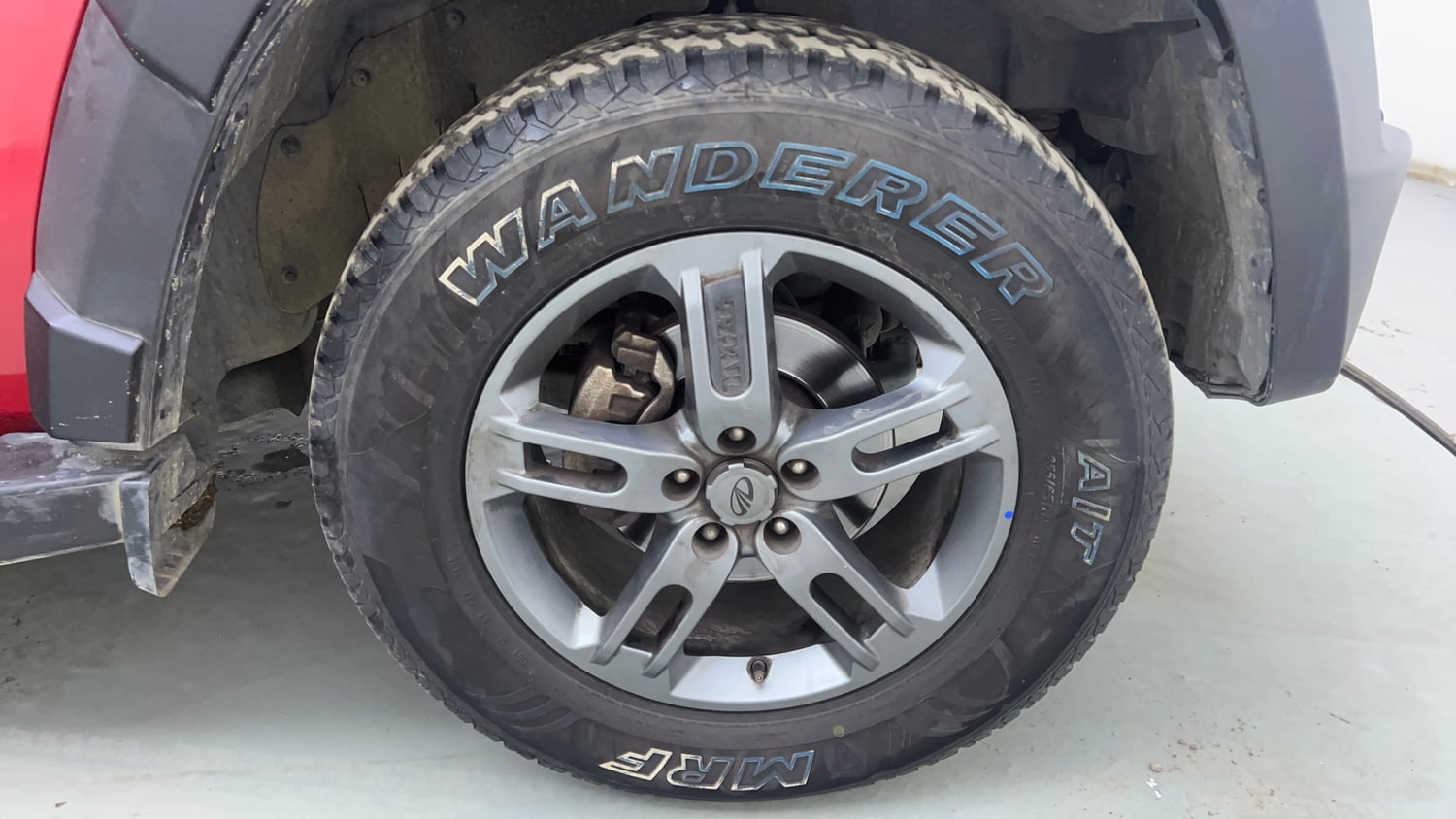 Used 2022 mahindra Thar LX Hard Top Diesel AT 4WD Diesel Automatic tyres RIGHT FRONT TYRE RIM VIEW