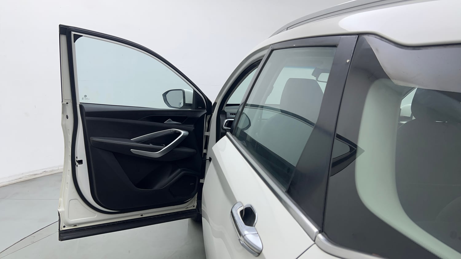 Used 2019 MG Motors Hector Sharp Hybrid 1.5 Petrol Hybrid Manual interior LEFT FRONT DOOR OPEN VIEW