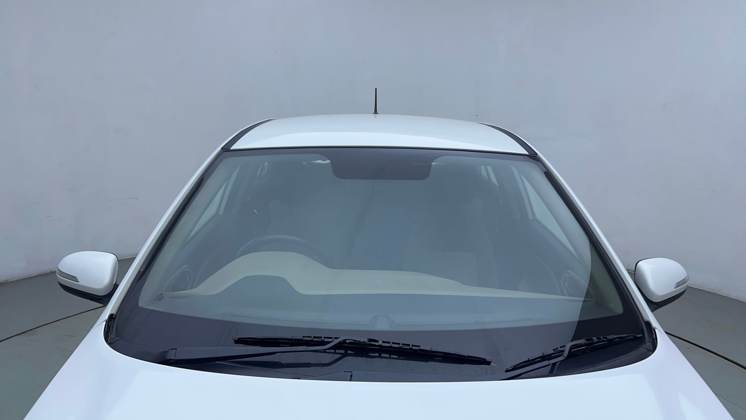 Used 2018 Hyundai Elite i20 Asta 1.2 (O) Petrol Manual exterior FRONT WINDSHIELD VIEW