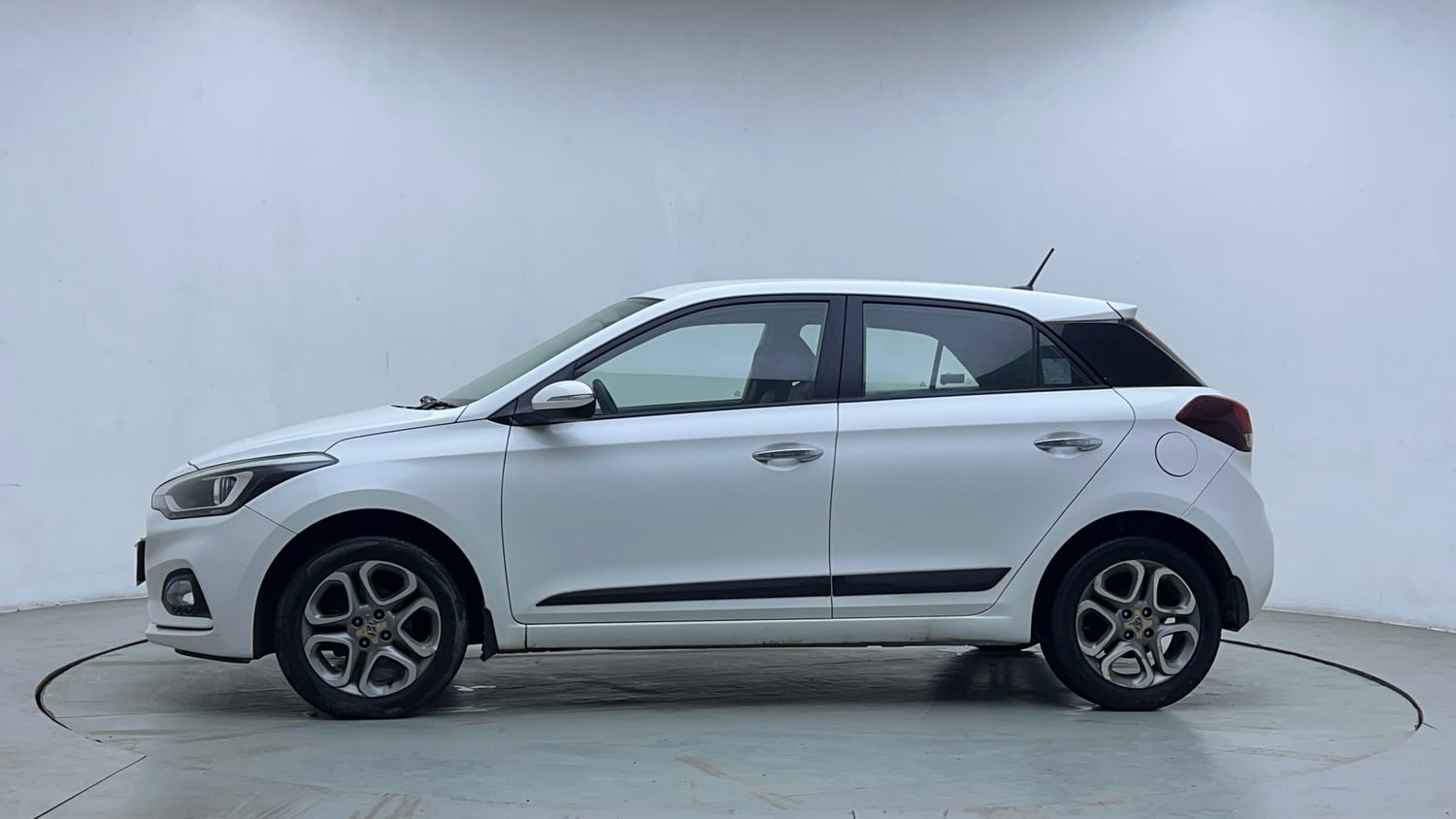 Used 2018 Hyundai Elite i20 Asta 1.2 (O) Petrol Manual exterior LEFT SIDE VIEW