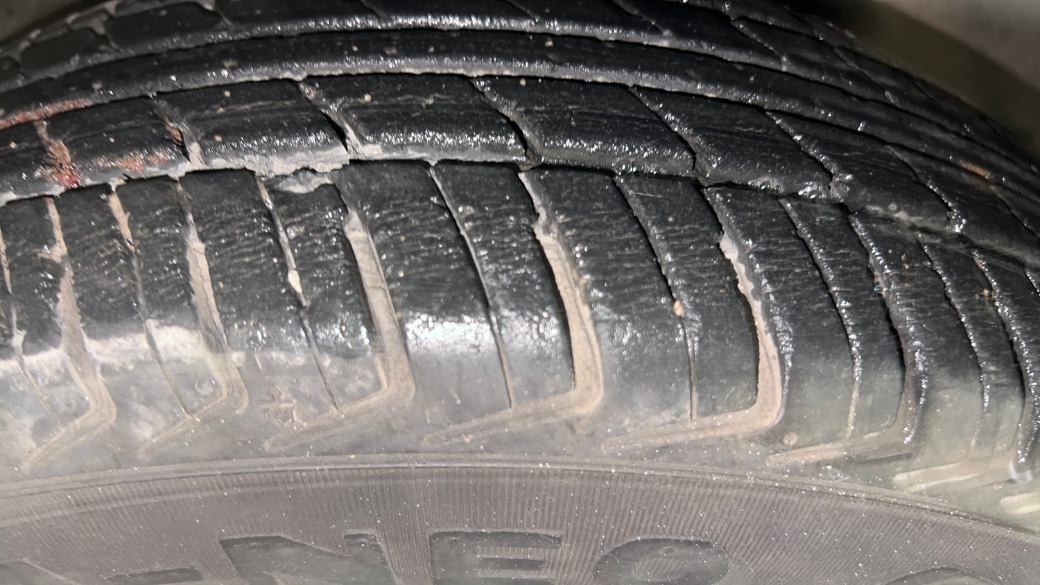 Used 2018 Renault Kwid 1.0 RXT Petrol Manual tyres RIGHT FRONT TYRE TREAD VIEW