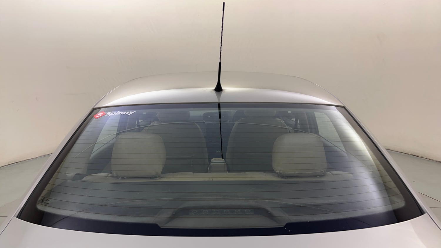 Used 2013 Volkswagen Vento Comfortline Diesel Diesel Manual top_features Rear defogger