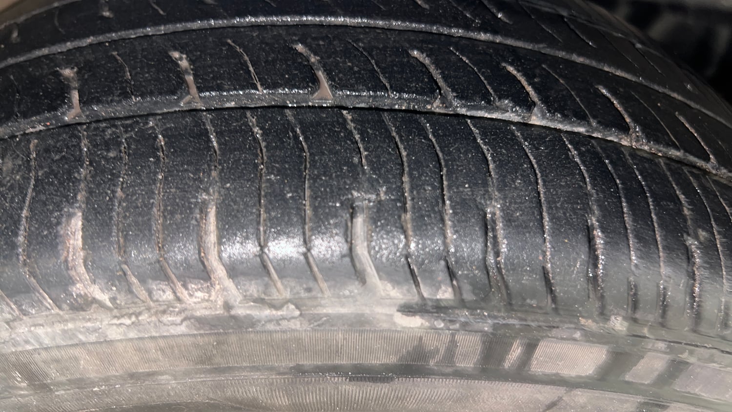 Used 2015 Honda Amaze 1.2 SX i-VTEC Petrol Manual tyres RIGHT FRONT TYRE TREAD VIEW