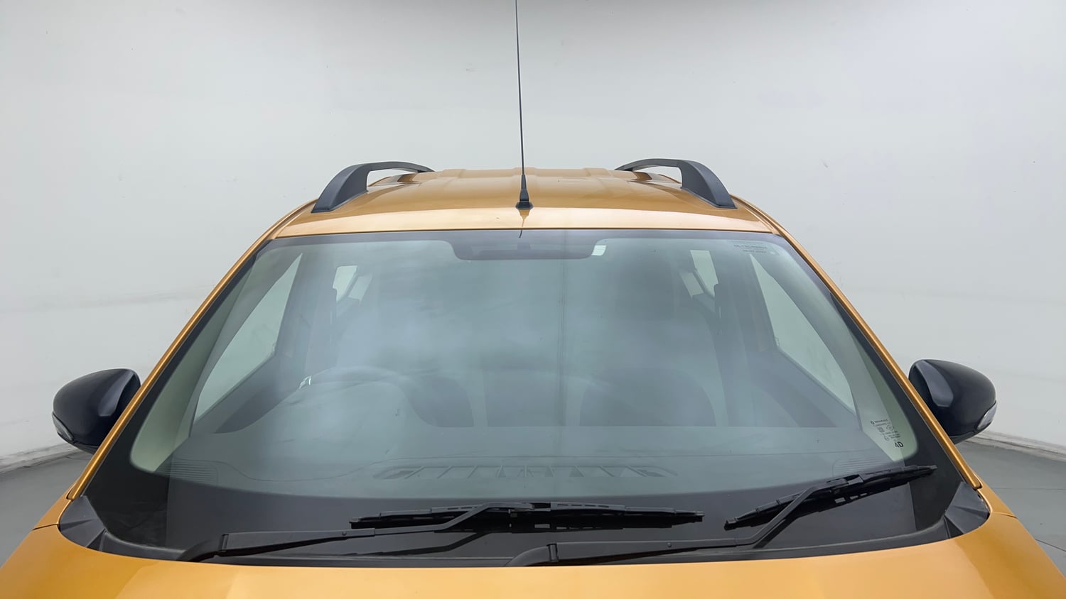 Used 2022 Renault Triber RXZ Petrol Manual exterior FRONT WINDSHIELD VIEW