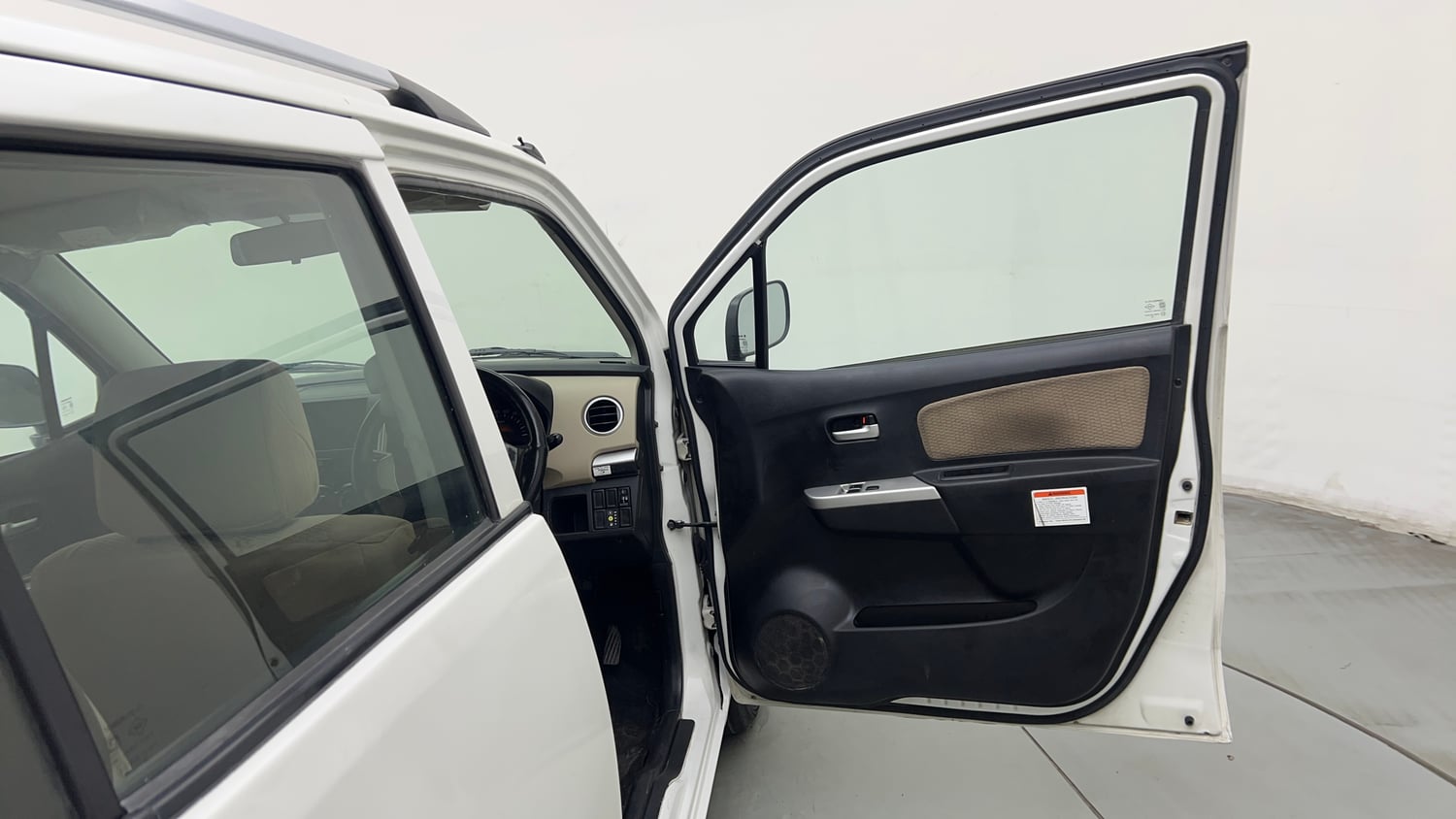 Used 2018 Maruti Suzuki Wagon R LXI CNG Cng Manual interior RIGHT FRONT DOOR OPEN VIEW