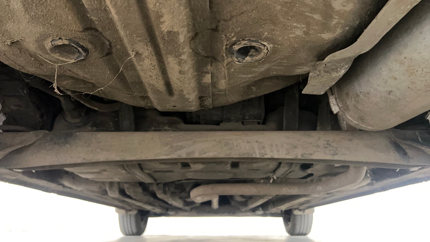 Used 2014 Hyundai Elite i20 Sportz 1.2 Petrol Manual extra REAR UNDERBODY VIEW (TAKEN FROM REAR)