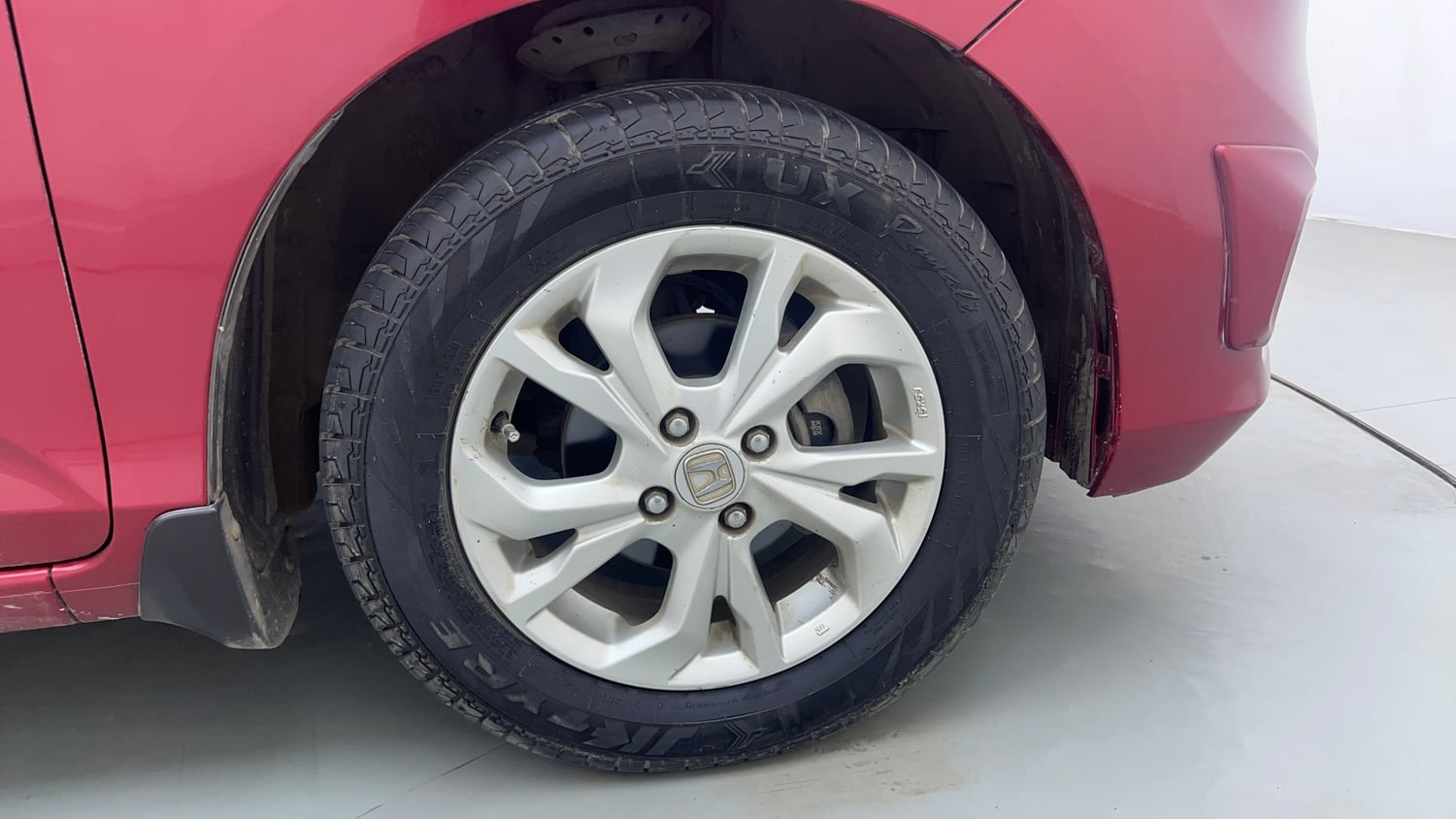 Used 2019 Honda Amaze 1.2 VX CVT Petrol Petrol Automatic tyres RIGHT FRONT TYRE RIM VIEW