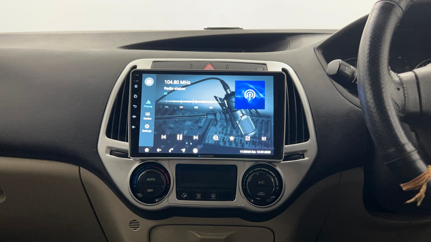 Used 2012 Hyundai i20 Magna (O) 1.2 Petrol Manual top_features Integrated (in-dash) music system