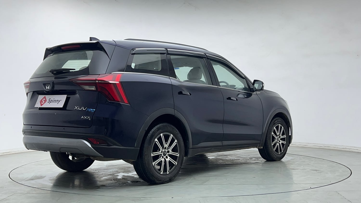 Used 2022 Mahindra XUV700 AX 7 Petrol AT Luxury Pack 7 STR Petrol Automatic exterior RIGHT REAR CORNER VIEW