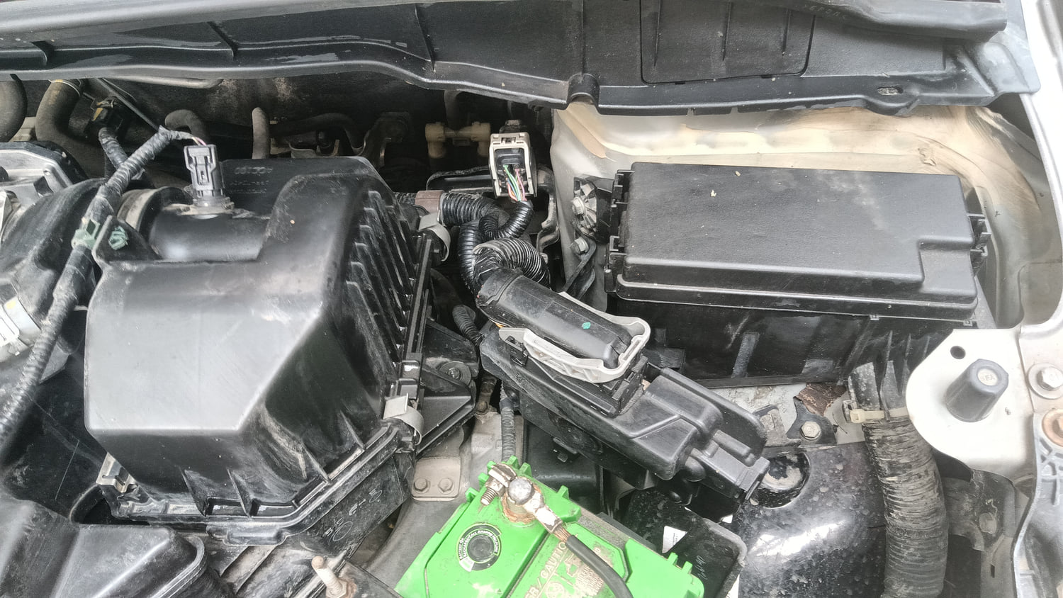 Used 2015 Honda City SV Petrol Manual engine ENGINE LEFT SIDE HINGE & APRON VIEW