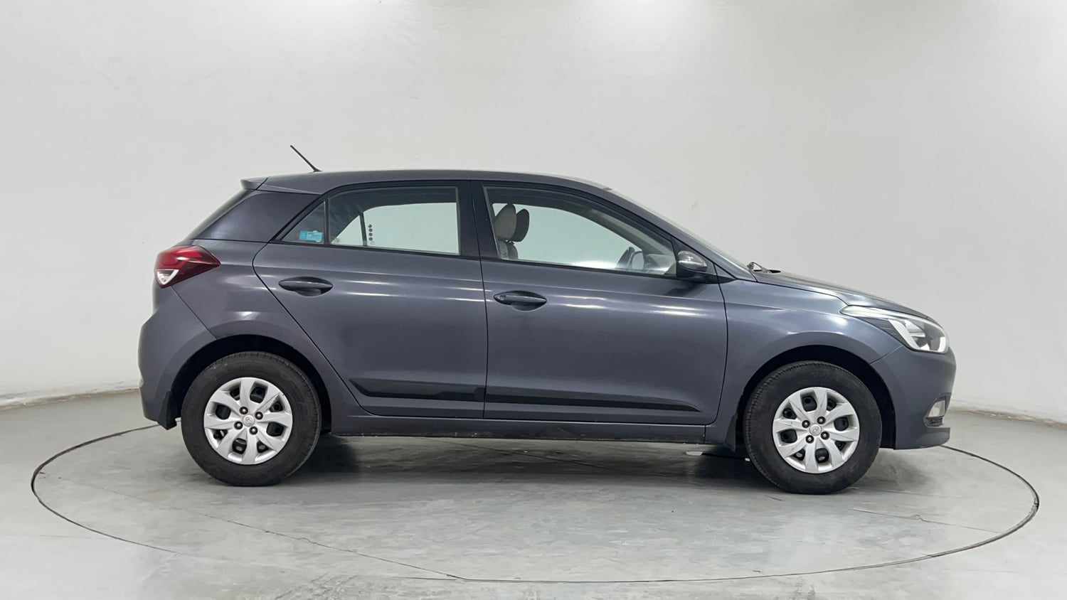Used 2014 Hyundai Elite i20 Sportz 1.2 Petrol Manual exterior RIGHT SIDE VIEW