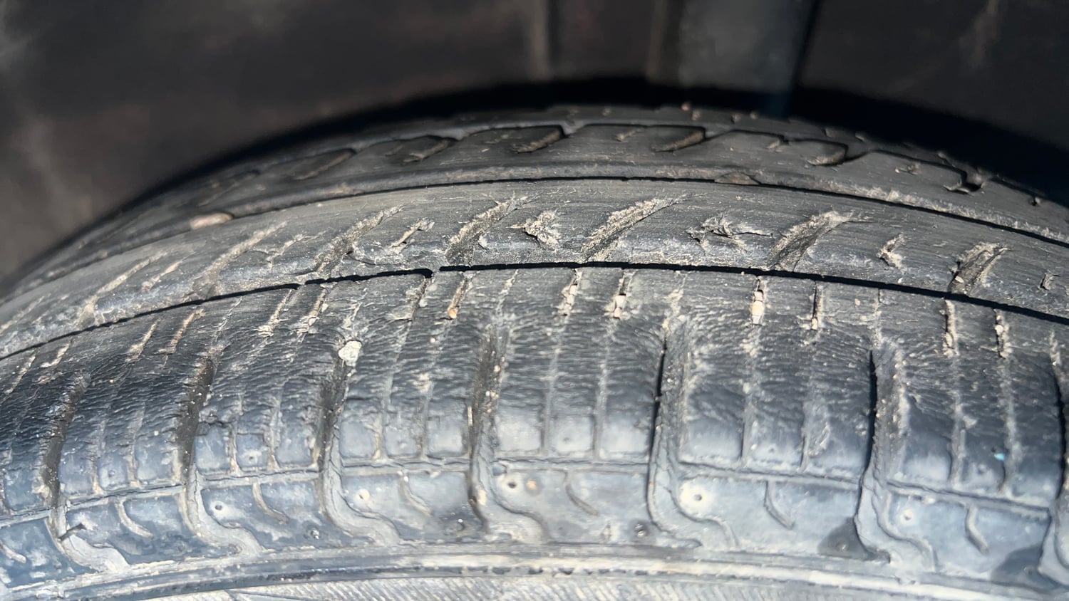 Used 2019 Renault Kwid RXT Opt Petrol Manual tyres LEFT REAR TYRE TREAD VIEW
