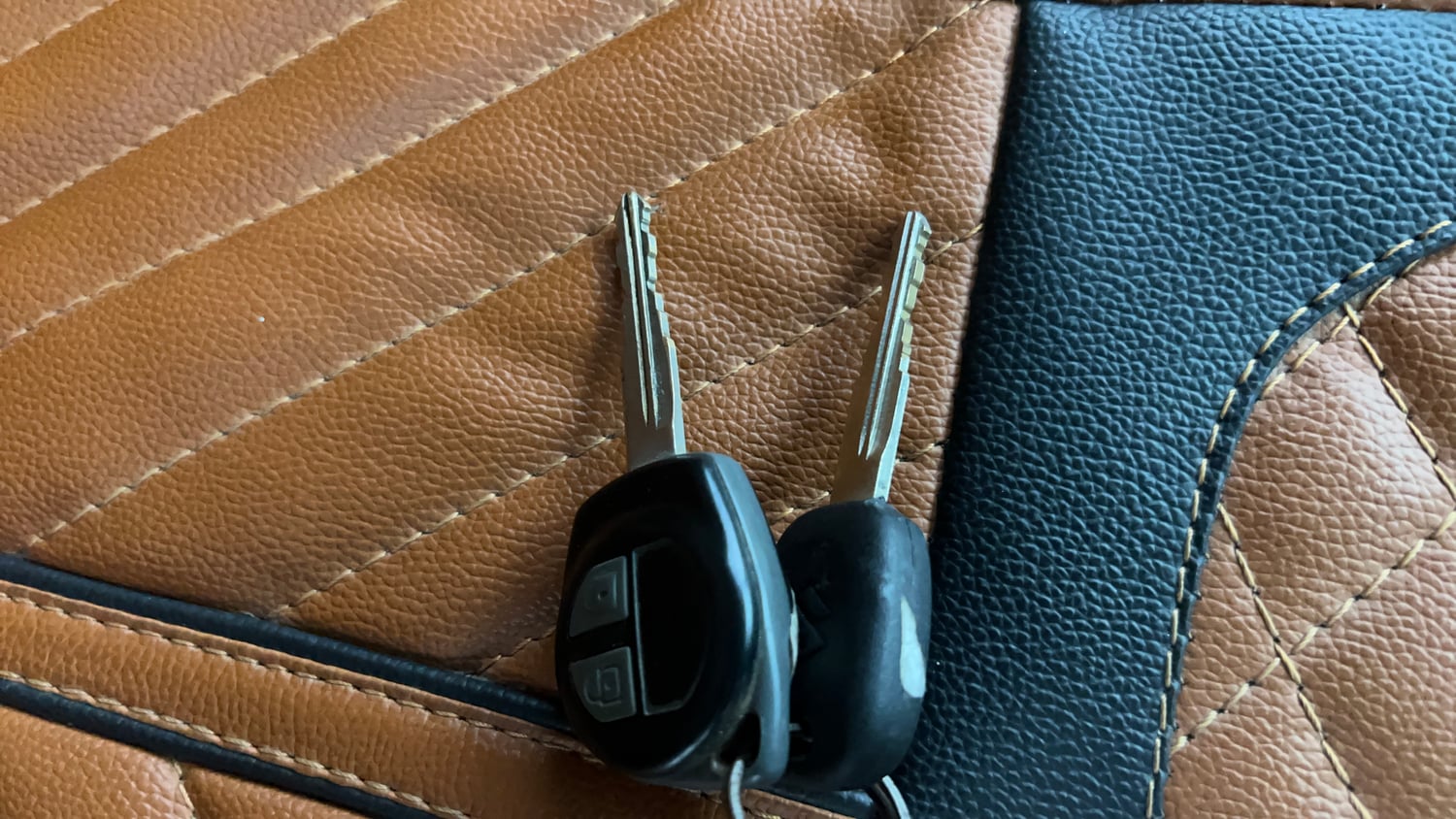 Used 2013 Maruti Suzuki Swift VXi Petrol Manual extra CAR KEY VIEW