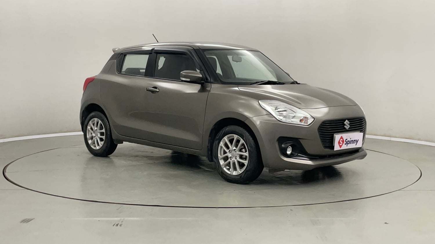 Used 2018 Maruti Suzuki Swift ZXi AMT Petrol Automatic exterior RIGHT FRONT CORNER VIEW
