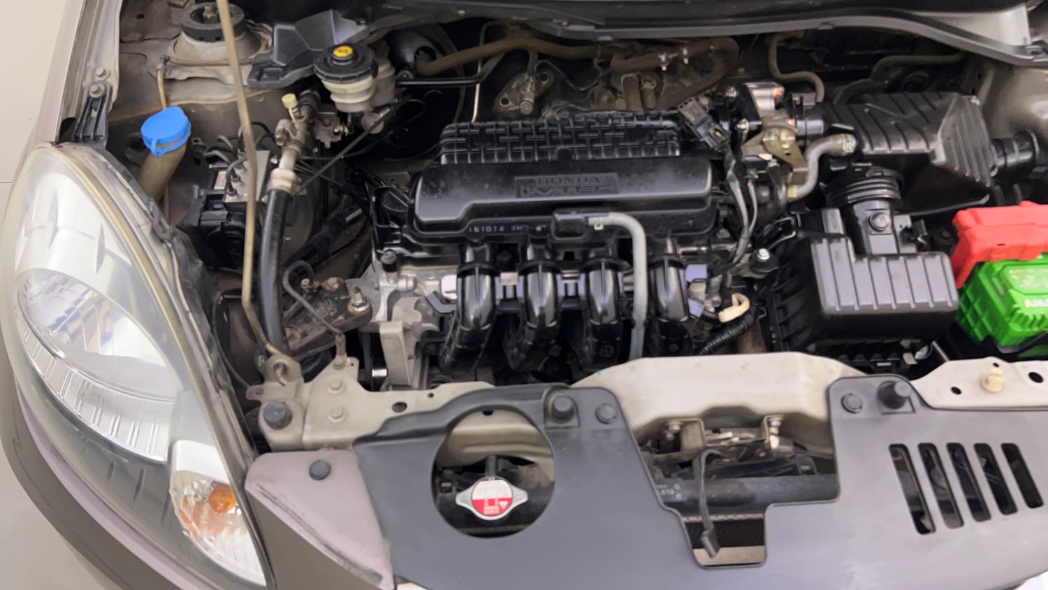 Used 2015 Honda Amaze 1.2 SX i-VTEC Petrol Manual engine ENGINE RIGHT SIDE VIEW