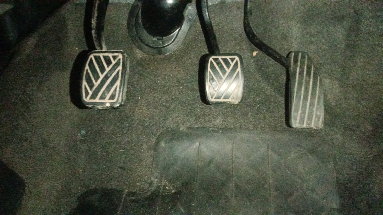 Used 2012 Maruti Suzuki Wagon R 1.0 VXi Petrol Manual interior PEDALS VIEW