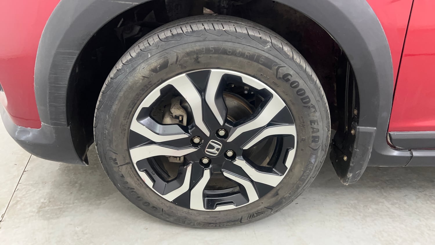 Used 2021 Honda WR-V VX MT Petrol Petrol Manual tyres LEFT FRONT TYRE RIM VIEW