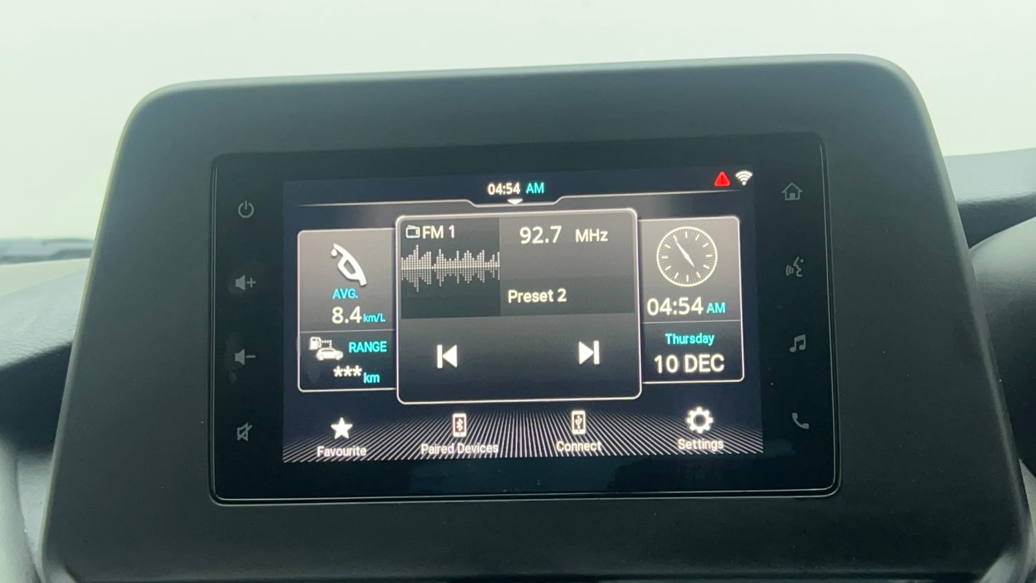 Used 2022 Maruti Suzuki Baleno Zeta MT Petrol Manual top_features Touch screen infotainment system