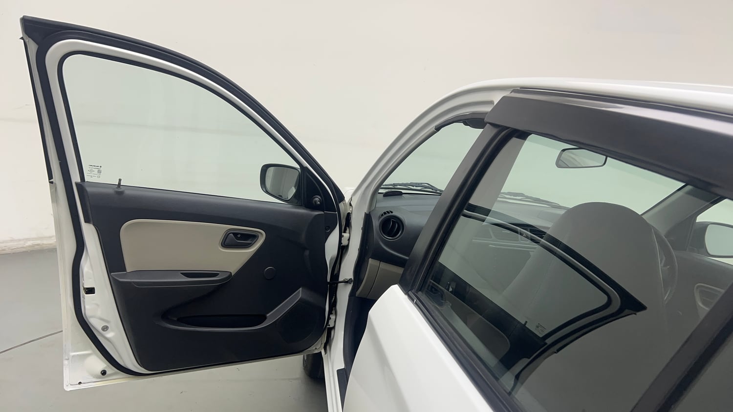 Used 2017 Maruti Suzuki Alto K10 LXI Petrol+cng(outside fitted) Cng Manual interior LEFT FRONT DOOR OPEN VIEW