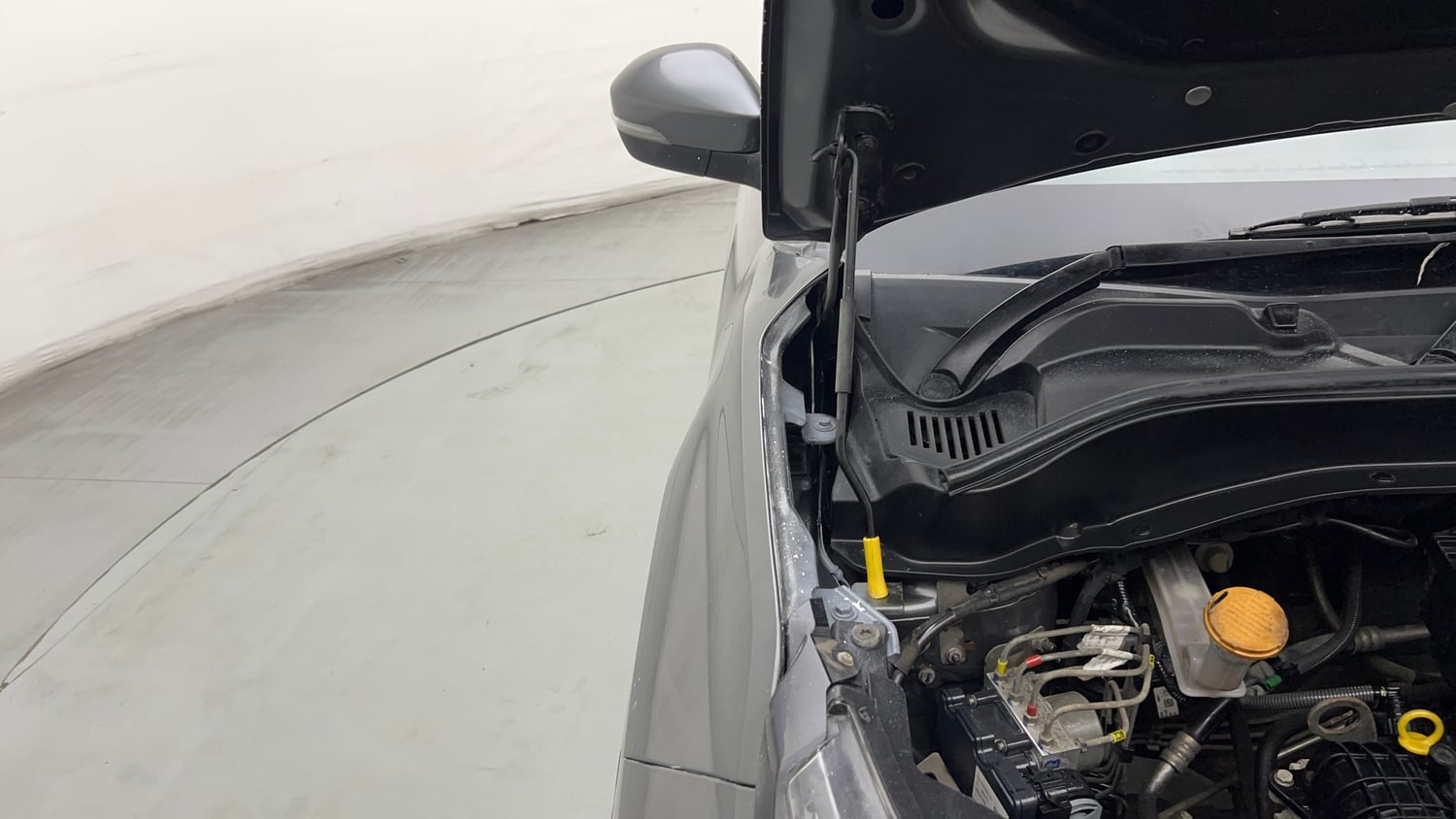 Used 2022 Tata Punch Adventure Rhythm Pack MT Petrol Manual engine ENGINE RIGHT SIDE HINGE & APRON VIEW