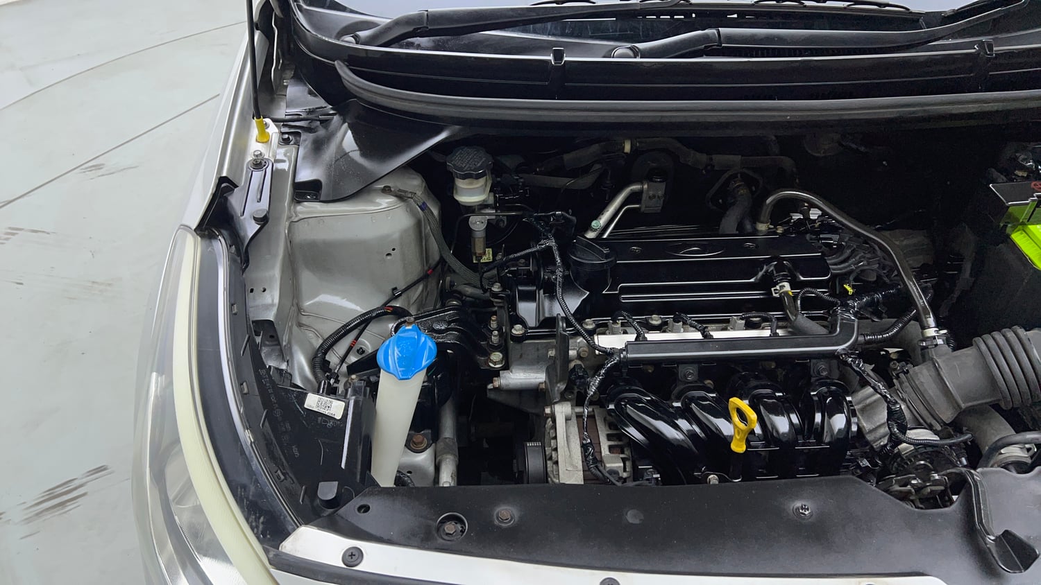 Used 2015 Hyundai Elite i20 Magna 1.2 Petrol Manual engine ENGINE RIGHT SIDE VIEW