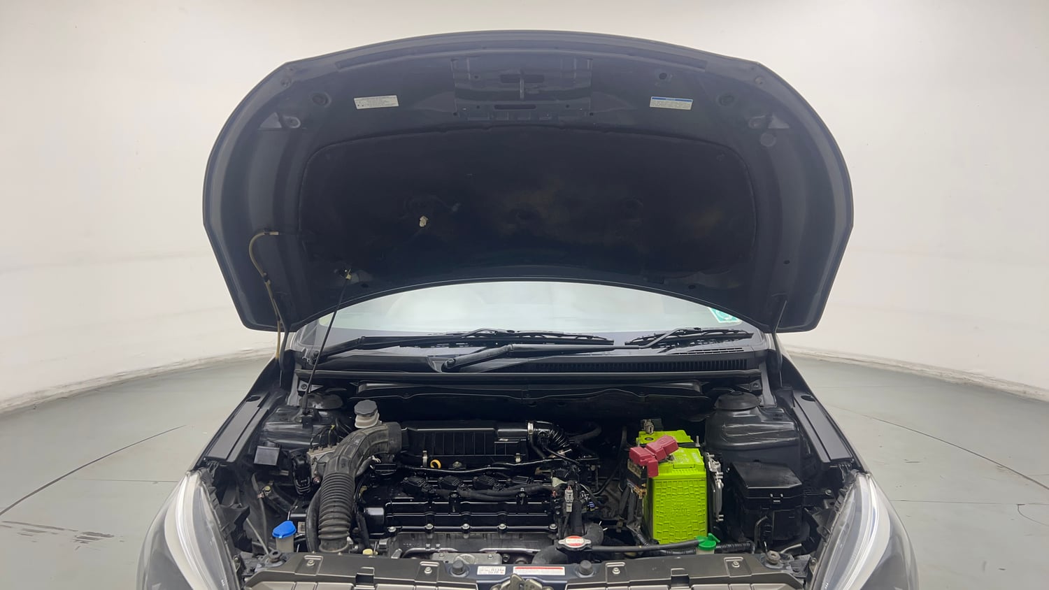 Used 2022 Maruti Suzuki Ciaz Alpha 1.5 Petrol Manual engine ENGINE & BONNET OPEN FRONT VIEW