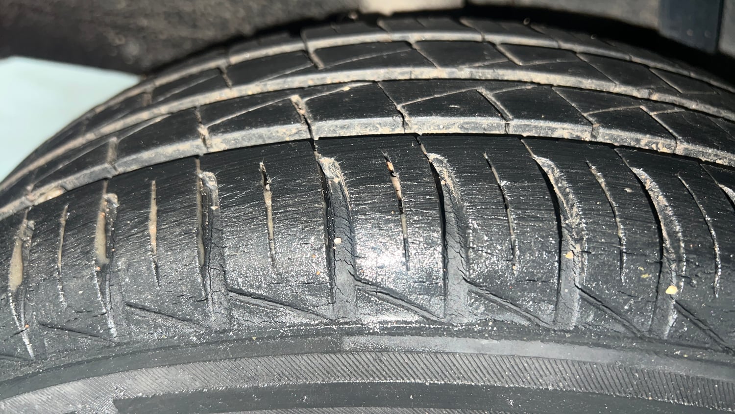 Used 2020 Renault Kwid 1.0 RXT Opt Petrol Manual tyres RIGHT REAR TYRE TREAD VIEW