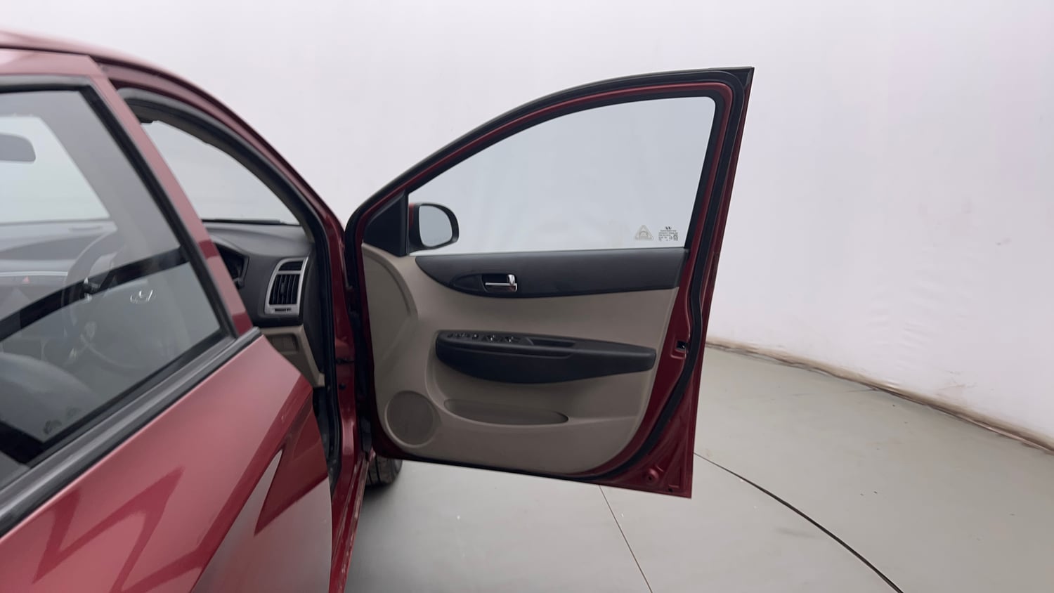 Used 2012 Hyundai i20 Magna (O) 1.2 Petrol Manual interior RIGHT FRONT DOOR OPEN VIEW