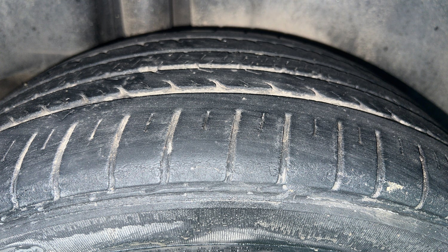 Used 2022 Maruti Suzuki Ciaz Alpha 1.5 Petrol Manual tyres RIGHT REAR TYRE TREAD VIEW