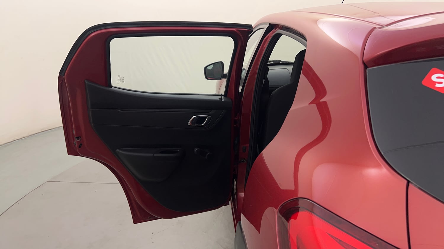 Used 2018 Renault Kwid 1.0 RXT Petrol Manual interior LEFT REAR DOOR OPEN VIEW