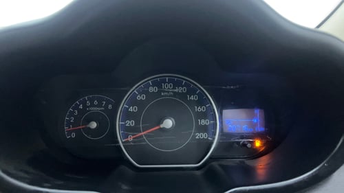 Used 2014 Hyundai i10 Sportz 1.1 iRDE2 Petrol Manual interior CLUSTERMETER VIEW