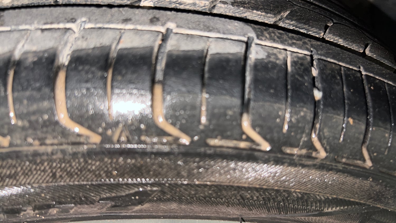 Used 2016 Hyundai Verna 1.6 VTVT SX Petrol Manual tyres RIGHT FRONT TYRE TREAD VIEW