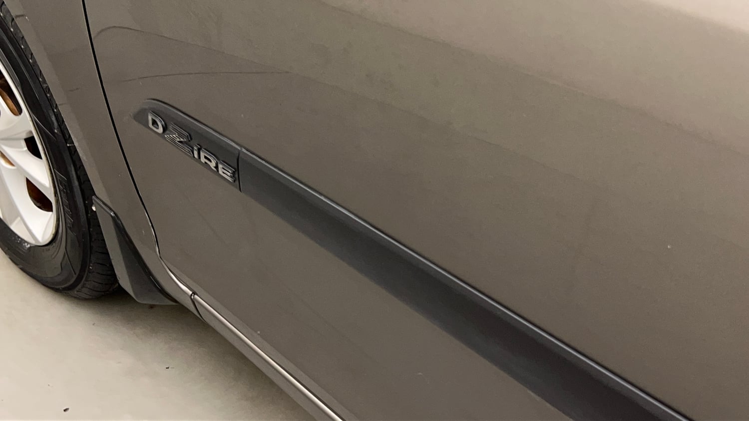 Used 2017 Maruti Suzuki Swift Dzire VXI (O) Petrol Manual dents MINOR DENT