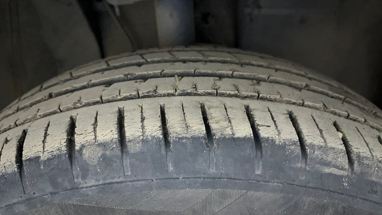 Used 2022 Tata Punch Kaziranga Creative AMT Petrol Automatic tyres RIGHT FRONT TYRE TREAD VIEW