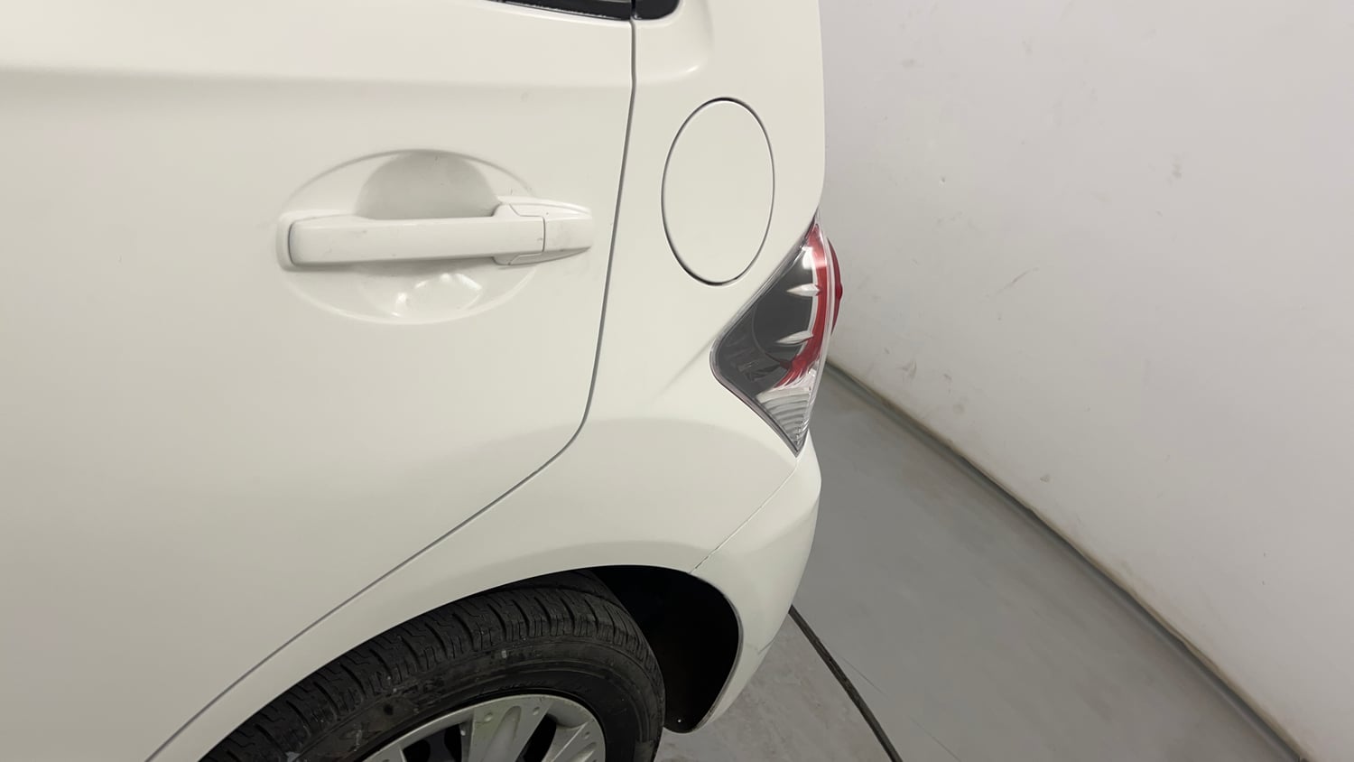 Used 2013 Honda Brio S MT Petrol Manual dents MINOR SCRATCH