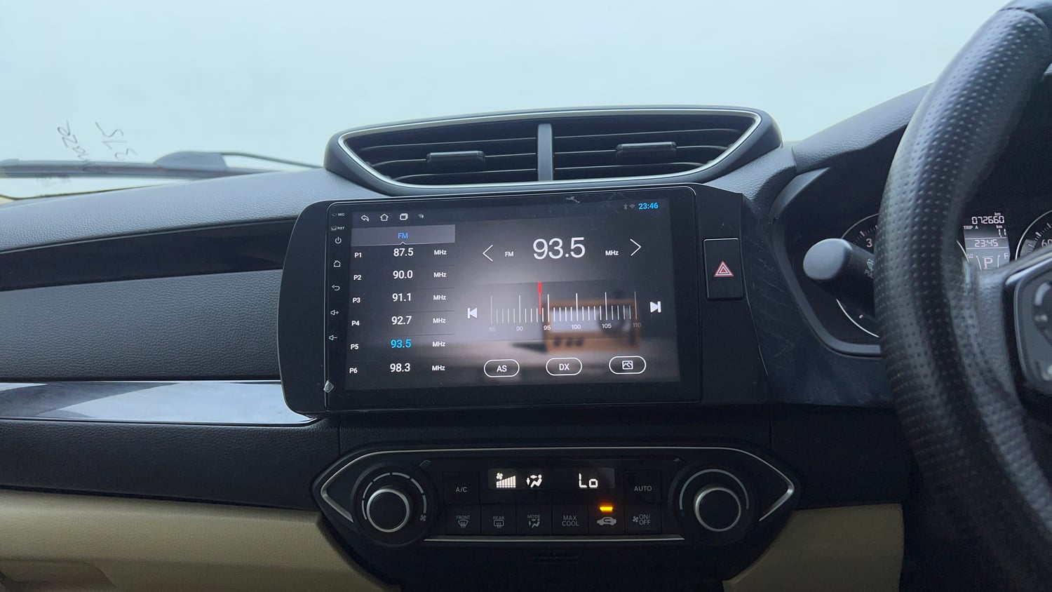 Used 2018 Honda Amaze 1.2 V CVT Petrol Petrol Automatic top_features Integrated (in-dash) music system