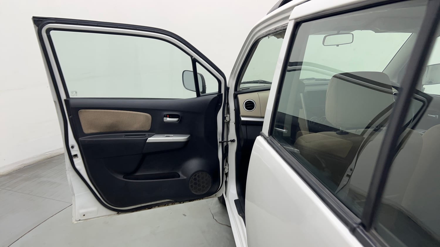 Used 2018 Maruti Suzuki Wagon R LXI CNG Cng Manual interior LEFT FRONT DOOR OPEN VIEW