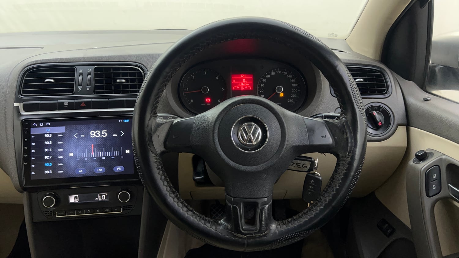 Used 2013 Volkswagen Vento Comfortline Diesel Diesel Manual interior STEERING VIEW
