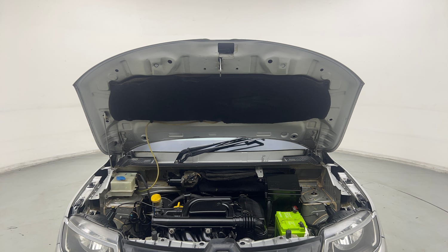 Used 2016 Renault Kwid RXT Petrol Manual engine ENGINE & BONNET OPEN FRONT VIEW