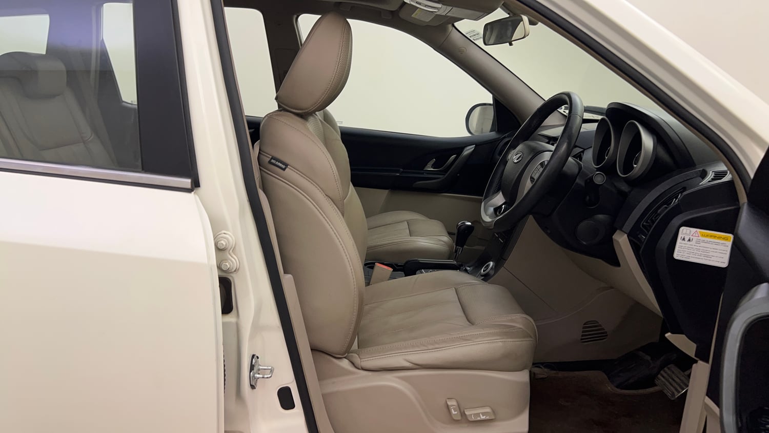 Used 2016 Mahindra XUV500 W10 AT Diesel Automatic interior RIGHT SIDE FRONT DOOR CABIN VIEW
