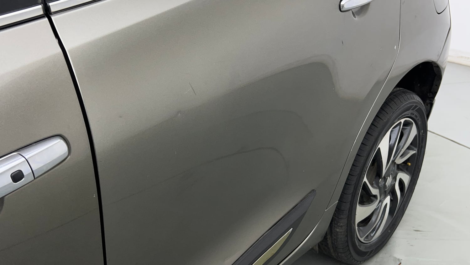 Used 2020 Maruti Suzuki Baleno Zeta Petrol Manual dents MINOR DENT