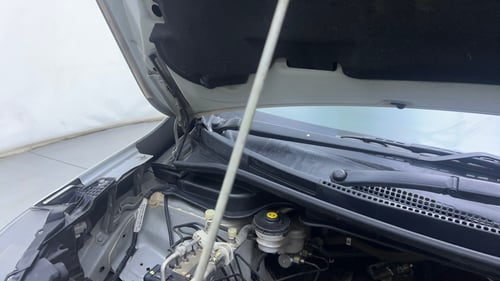 Used 2022 Honda WR-V VX MT Petrol Petrol Manual engine ENGINE RIGHT SIDE HINGE & APRON VIEW