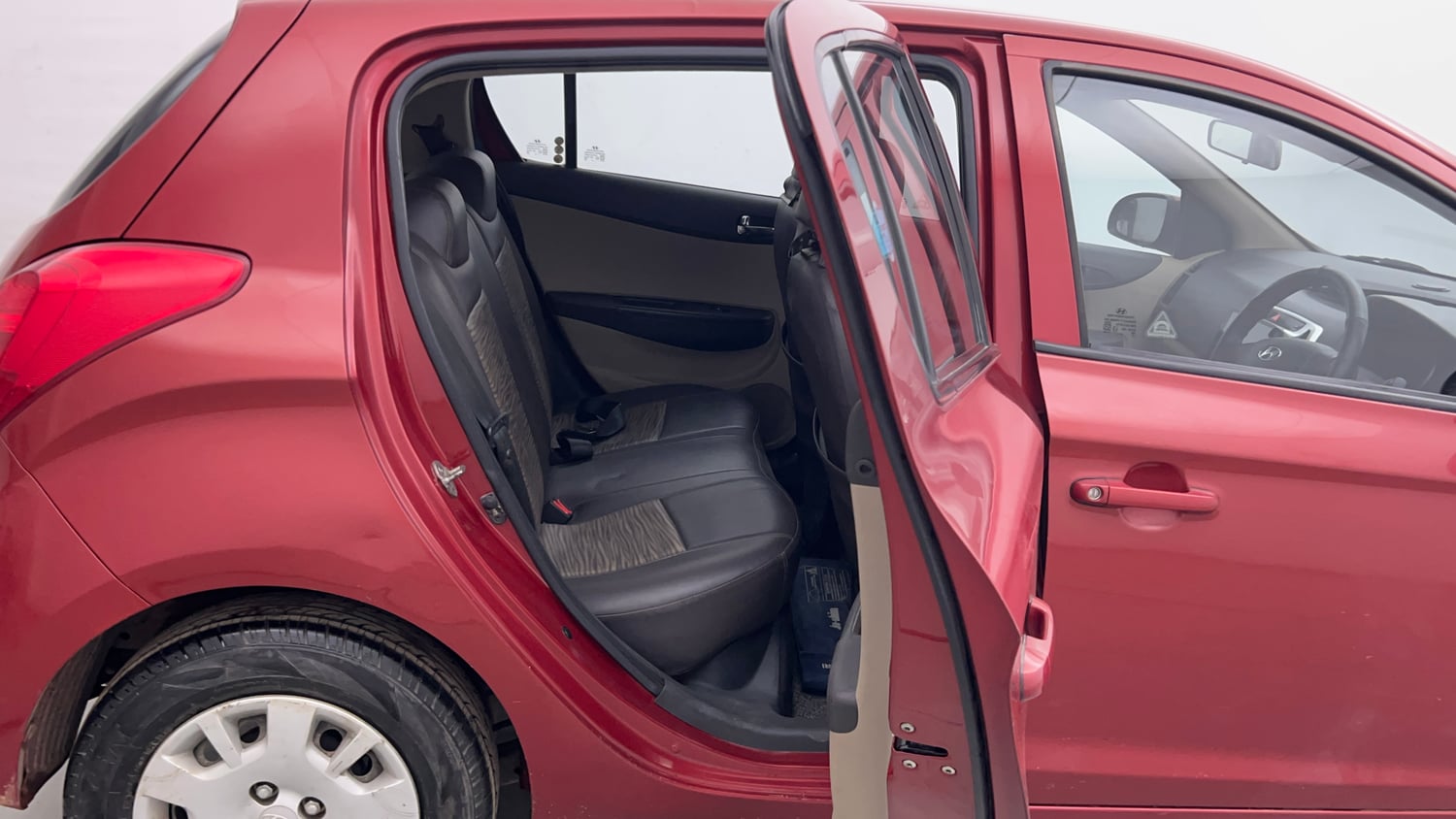 Used 2012 Hyundai i20 Magna (O) 1.2 Petrol Manual interior RIGHT SIDE REAR DOOR CABIN VIEW
